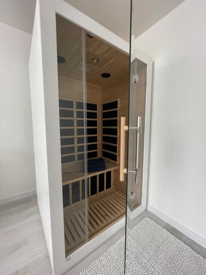 Luxus Apartment Am Fremersberg - Zentral - Mit Sauna & Badewanne バーデン＝バーデン エクステリア 写真